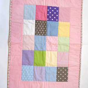 Rosa Babydecke aus Patchwork