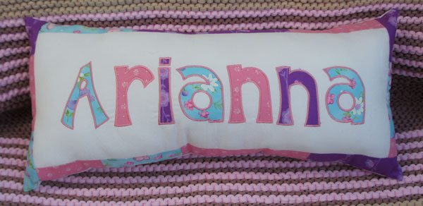 besticktes Namenskissen Arianna | embroidered name pillow Arianna