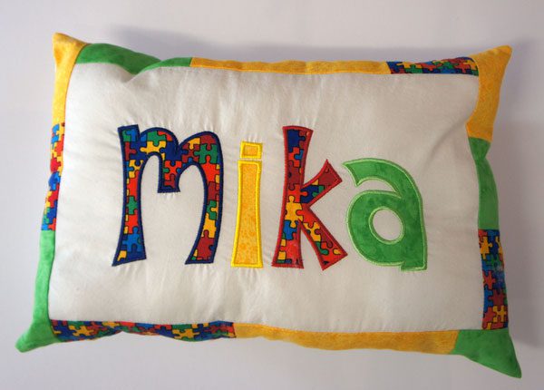 besticktes Kissen mit Name - Mika | embroidered pillow - Mika