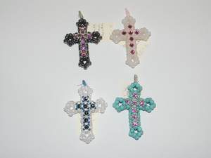 Kreuz aus Perlen - selber machen