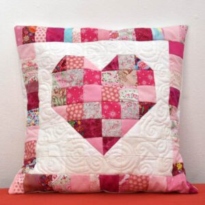 Patchworkkissen Herz in rosa