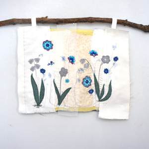 Textilbild Blumenwiese in weiß und blau