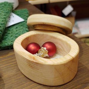handgemachte Schmuckschachtel aus Holz