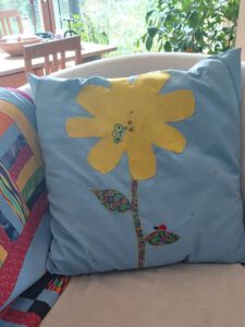 upcycling Kissen aus alten Textilien upcycling Kissen aus alten Textilien