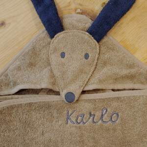 Kapuzentuch personalisiert mit Stickerei Kapuzentuch personalisiert mit Stickerei