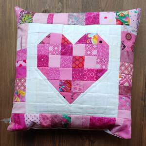 Herzkissen in pink aus Patchwork