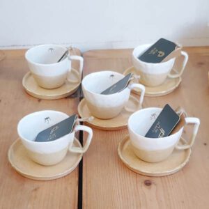 Sol - handgefertigte Keramiktasse mit Unterteller