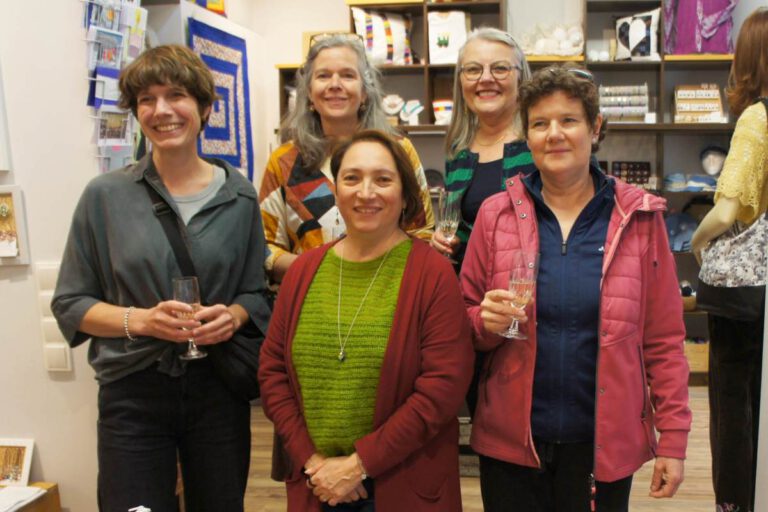 Das Hands Gallery Team