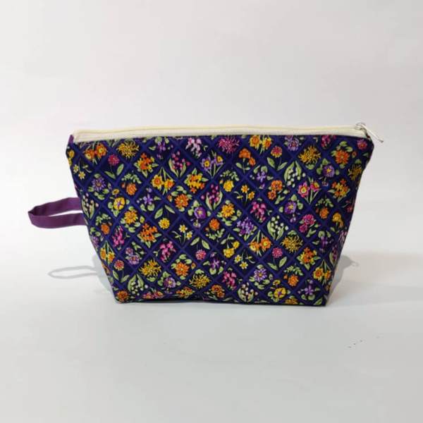 Kosmetiktasche aus Baumwollstoffen mit Blumen bedruckt