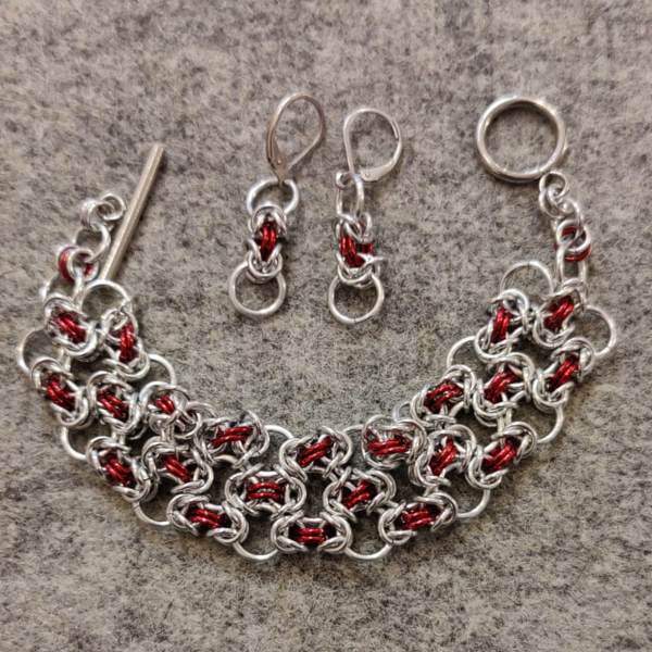 Armband und Ohrringe aus ChainMaille in silber und rot