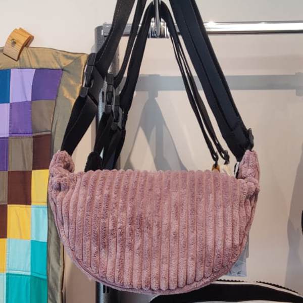 Moon Bags und andere Taschen
