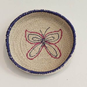 Ringschale mit Schmetterling bestickt